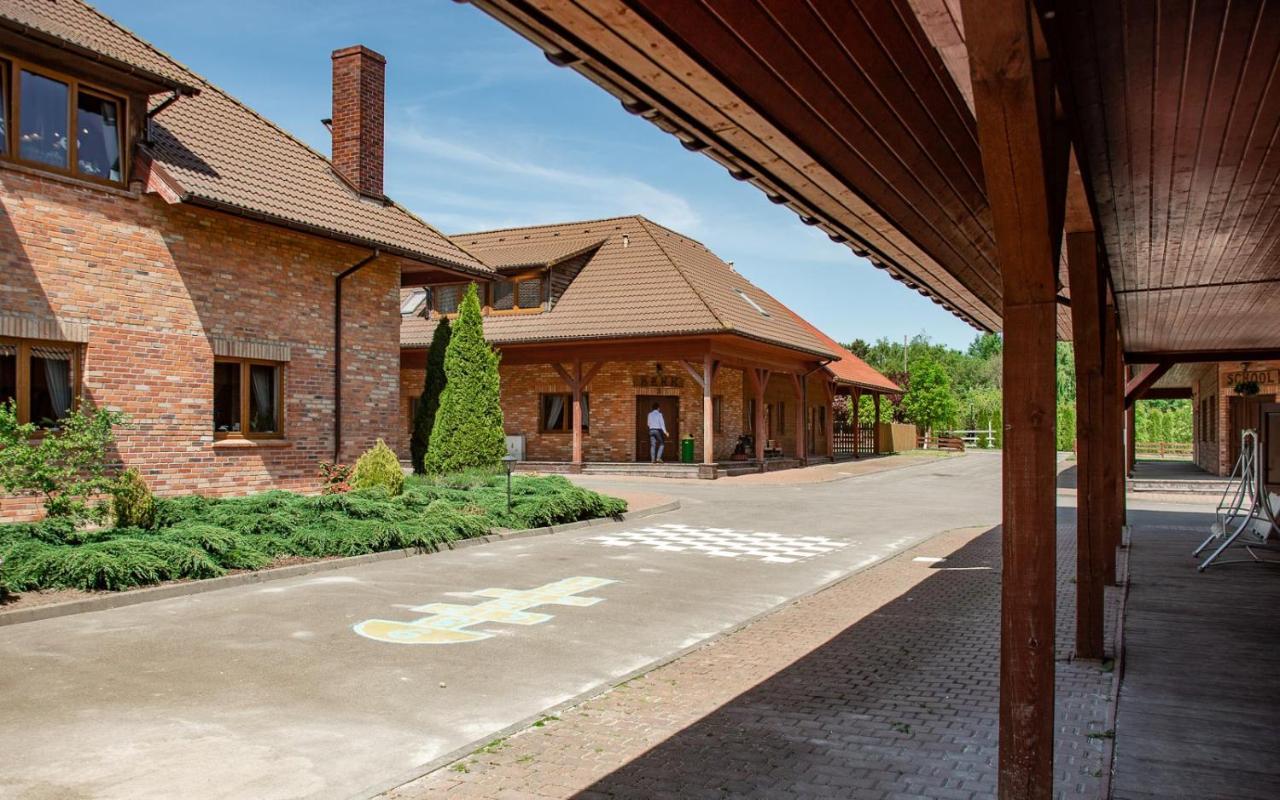 Farm stay Podkowa Police